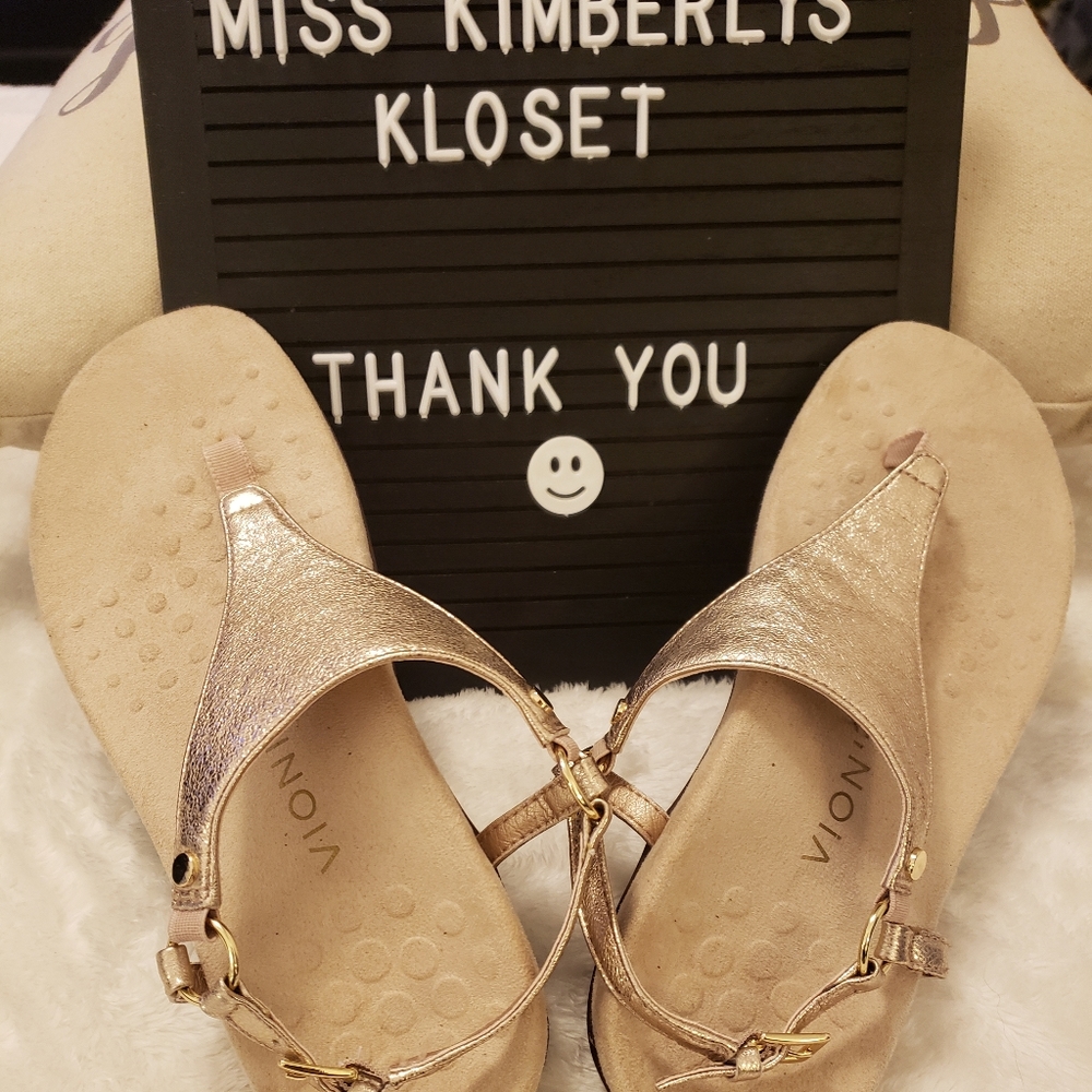 Vionic sandals.  Gold leather.  Excellent condition.  Sz. 8 quality.